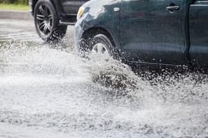 safe driving tips, hydroplaning, bad weather driving, speeding, driver safety